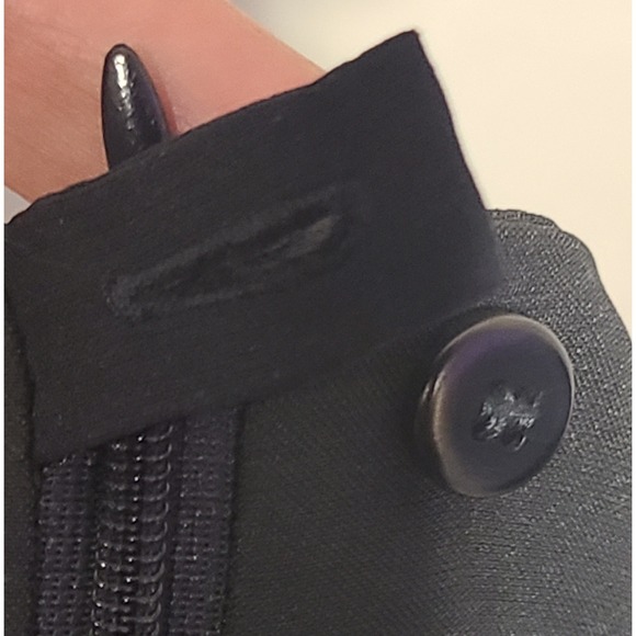 Armani‎ Collezioni Black Pencil Skirt, Size 8 - Picture 8 of 8